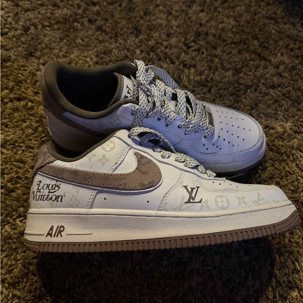 Louis Vuitton White and Gray Athletic Shoes